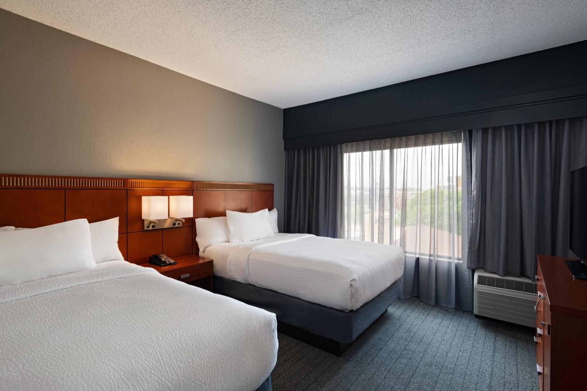 Courtyard By Marriott San Antonio Airport Hotel Eksteriør billede