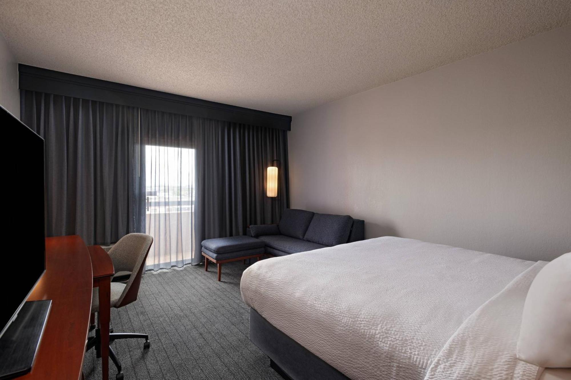 Courtyard By Marriott San Antonio Airport Hotel Eksteriør billede