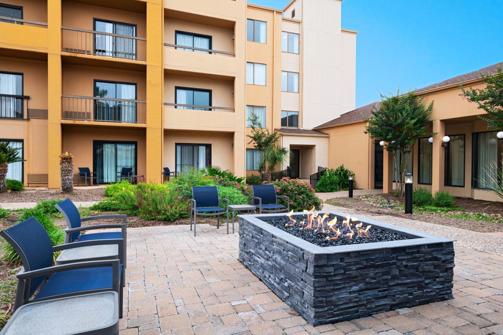 Courtyard By Marriott San Antonio Airport Hotel Eksteriør billede