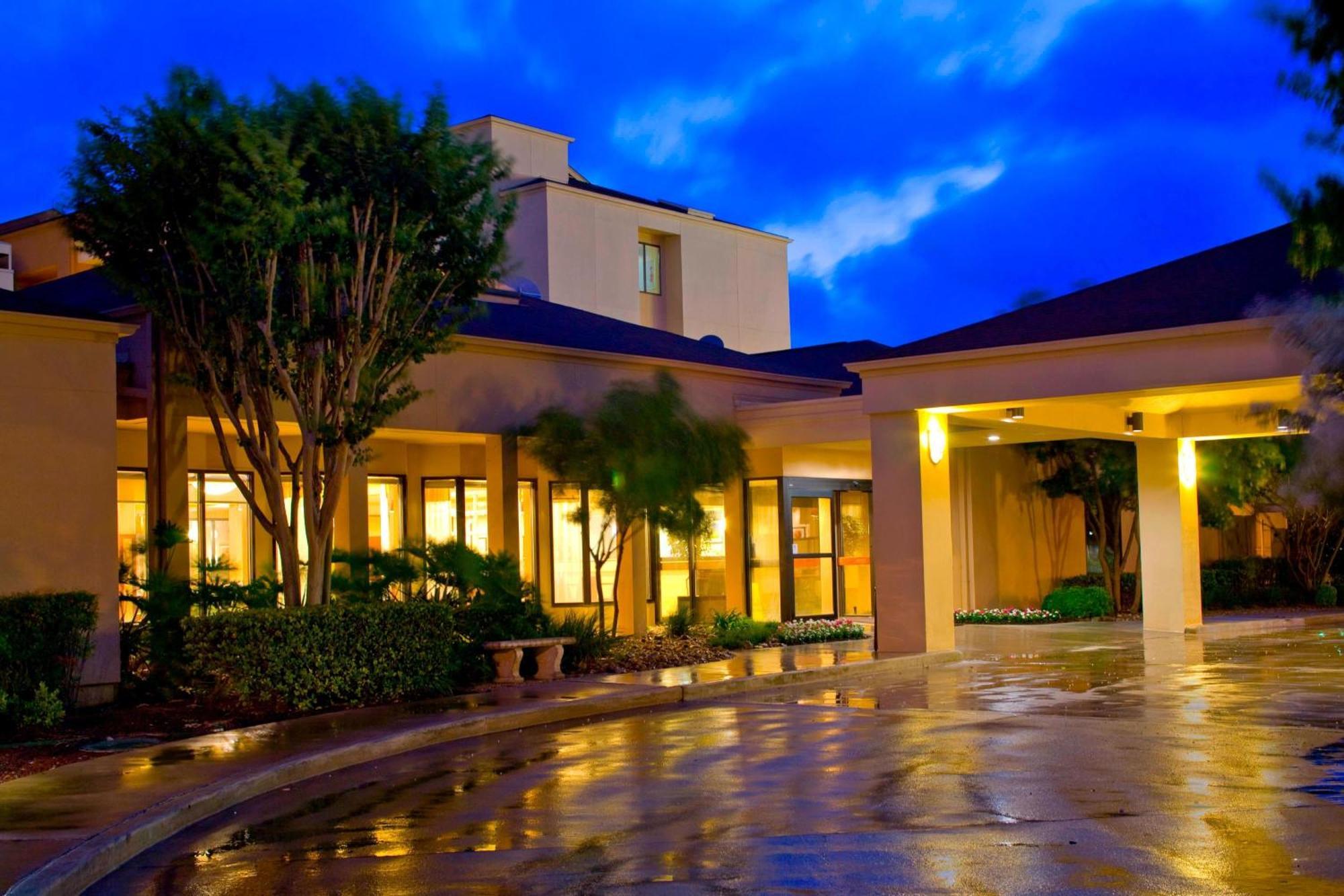 Courtyard By Marriott San Antonio Airport Hotel Eksteriør billede