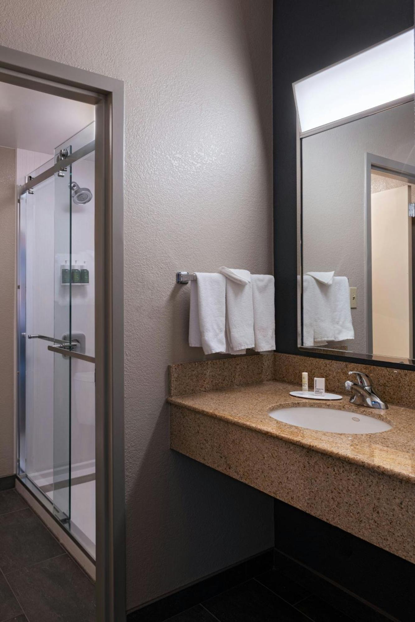 Courtyard By Marriott San Antonio Airport Hotel Eksteriør billede